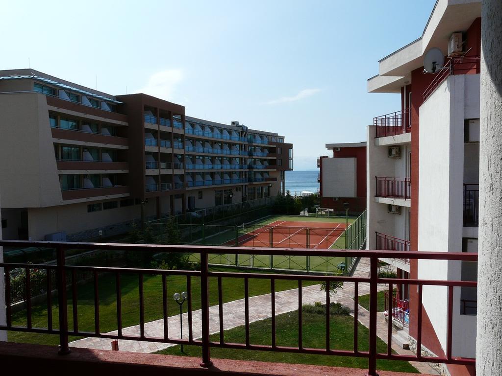 Private Apartments in Privilige Fort Beach Elenite Eksteriør billede