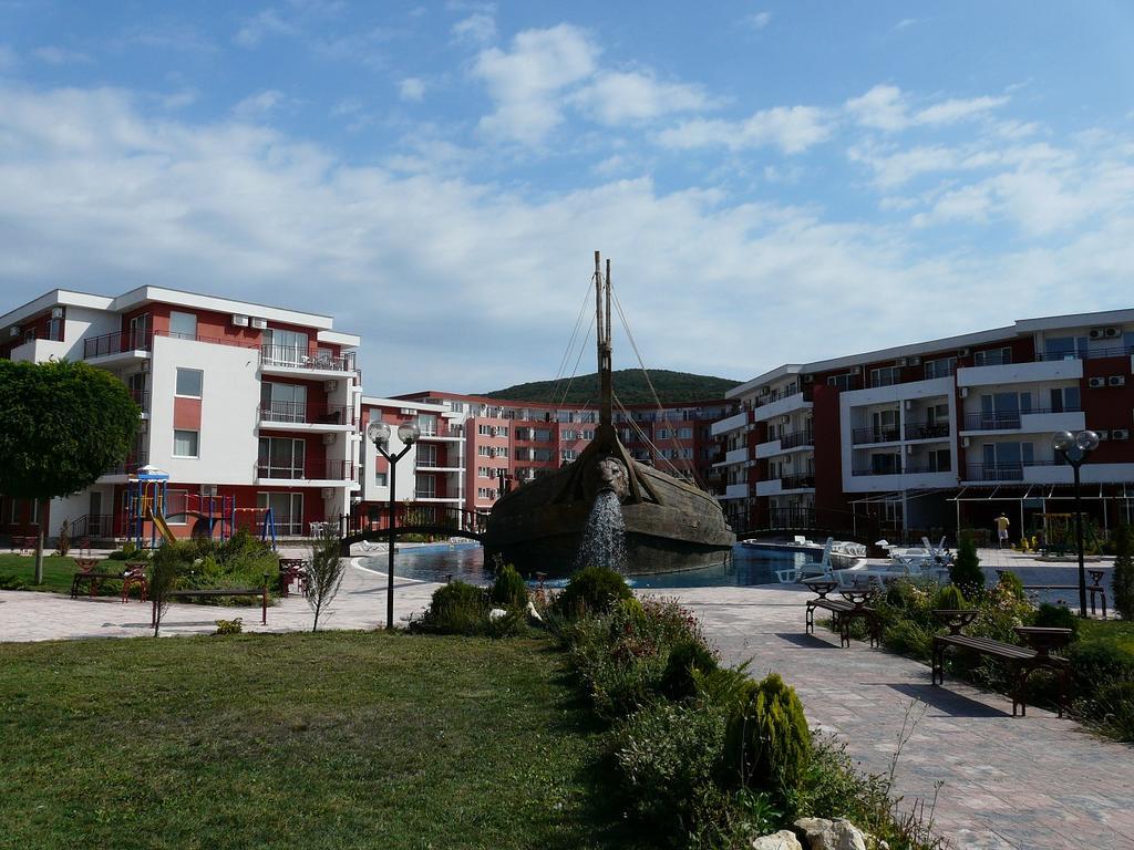 Private Apartments in Privilige Fort Beach Elenite Eksteriør billede